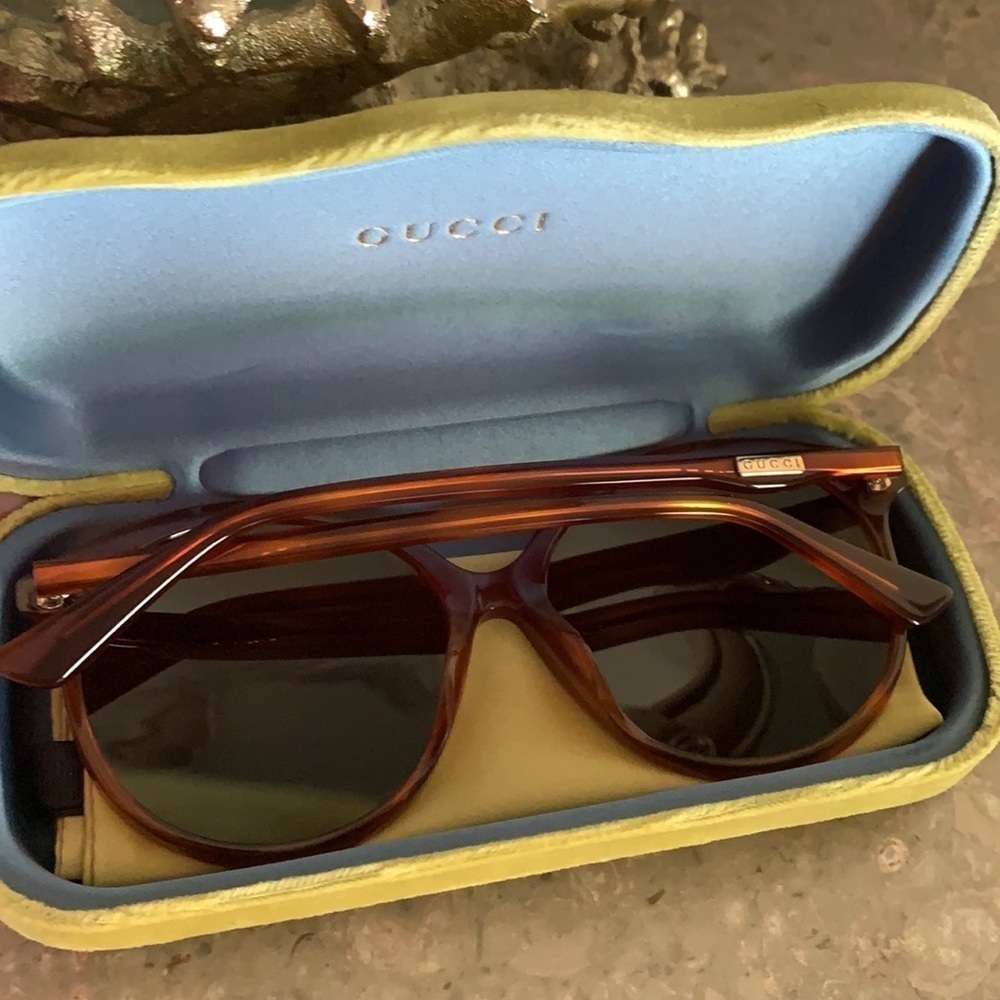 Brand new Gucci sunglasses - Picture 4 of 10